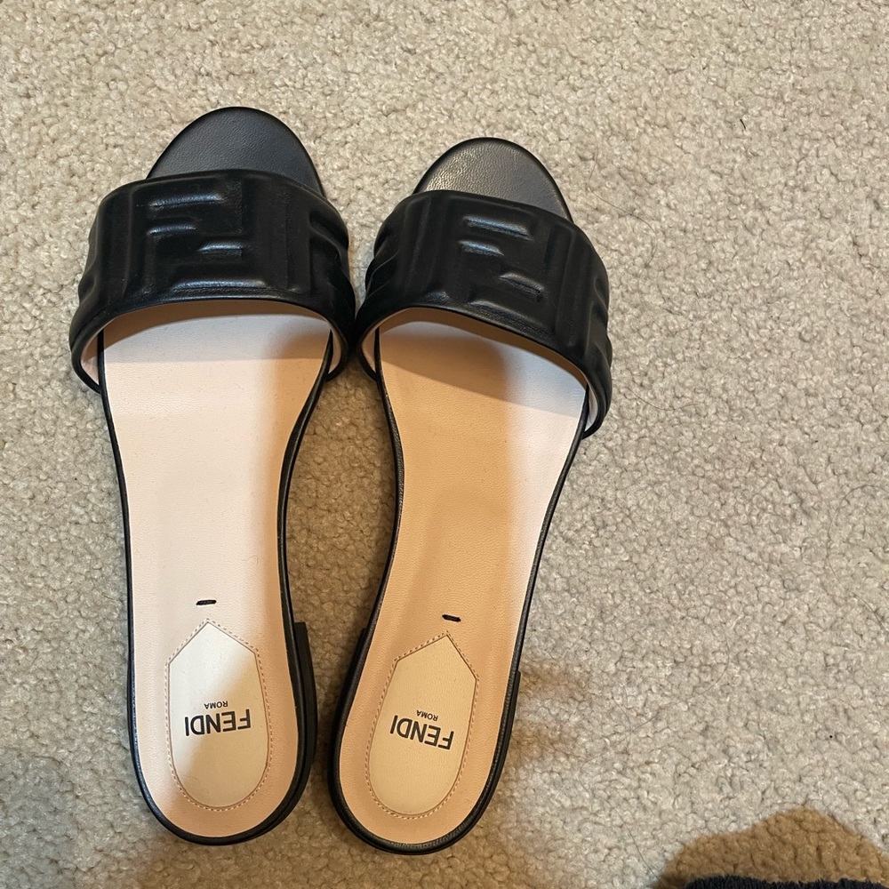 Fendi Slides Size 40